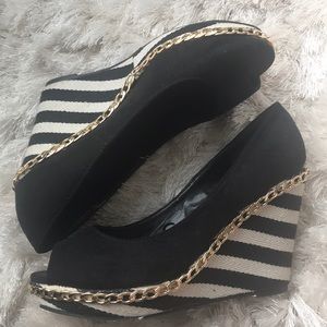 Torrid Black & White Stripped Wedges
